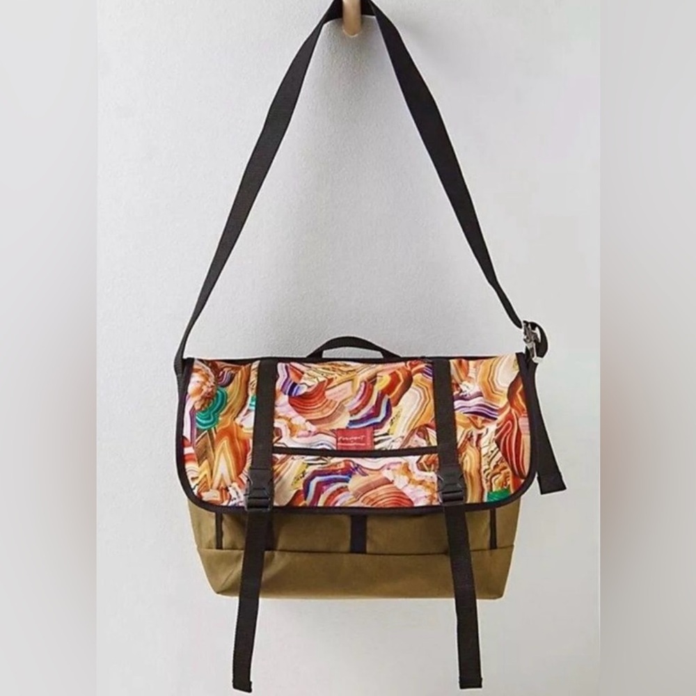 NWOT! FREE PEOPLE x MANHATTAN PORTAGE KALEIDOSCOPE MESSENGER BAG